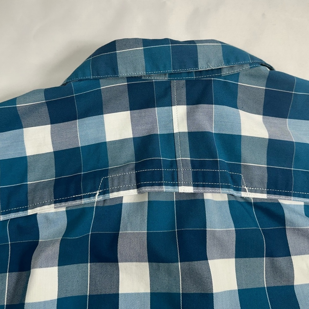 Wrangler Men's Teal and White Plaid Button Down Shirt - Picture 10 of 13